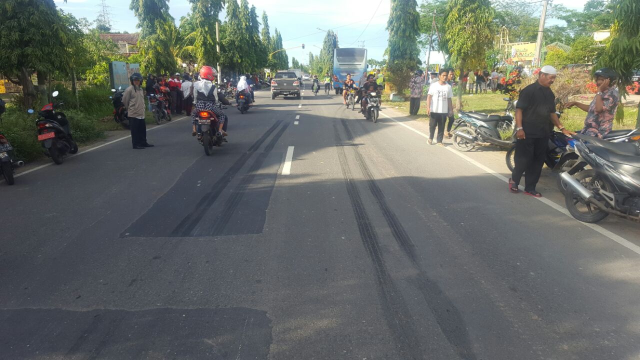 Ngebut, Bis Widji Hantam Motor