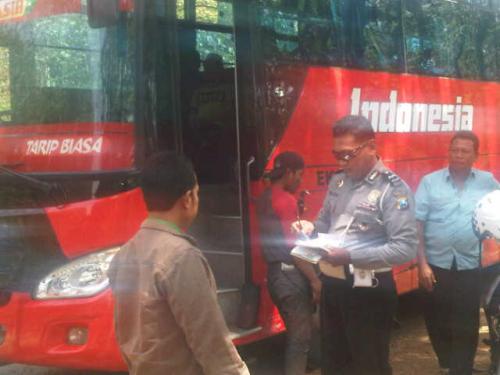 Ugal-ugalan di Jalur Pantura, Belasan Bus Ditilang Polisi