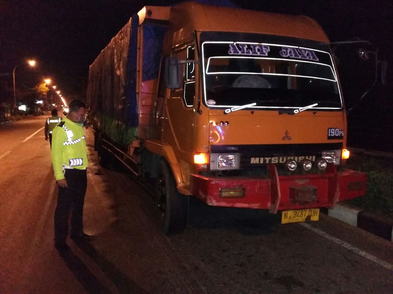 Sopir Pickup Lalai, Pengendara Motor Digilas Truck