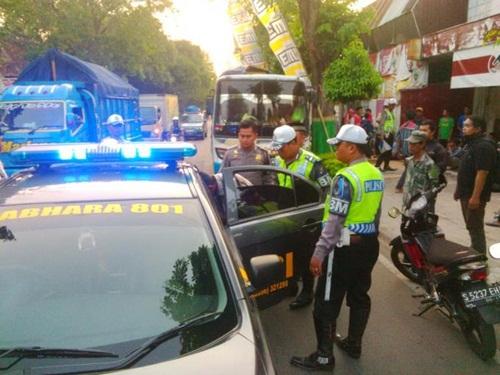 Takut Dibunuh, Pemudik Lompat dari Bus