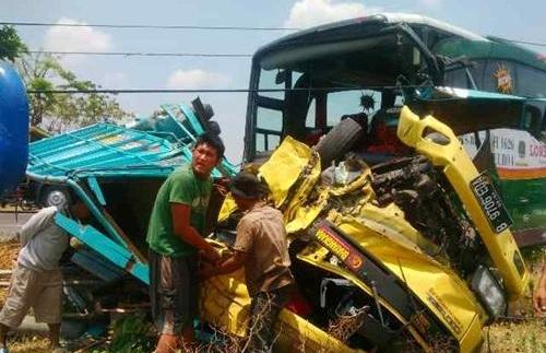 Seluruh Penumpang Bus Lorena Hanya Luka Ringan