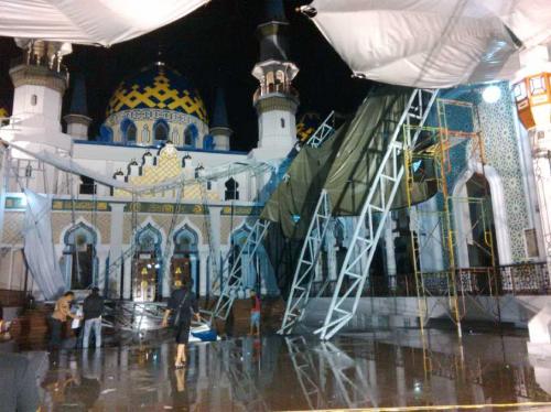 Hujan Lebat, Atap Teras Masjid Agung Tuban Ambruk